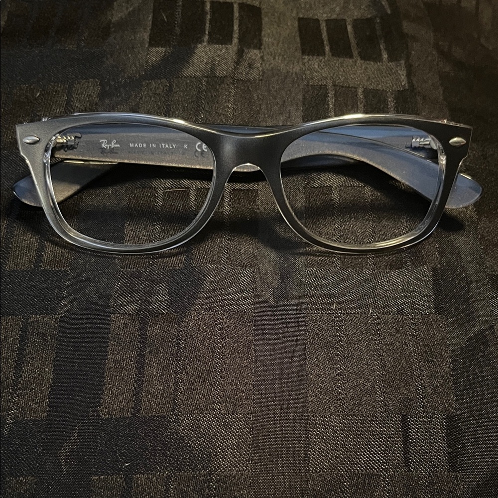 Ray-Ban “New Wayfarer” Gray/Silver Unisex Glasses